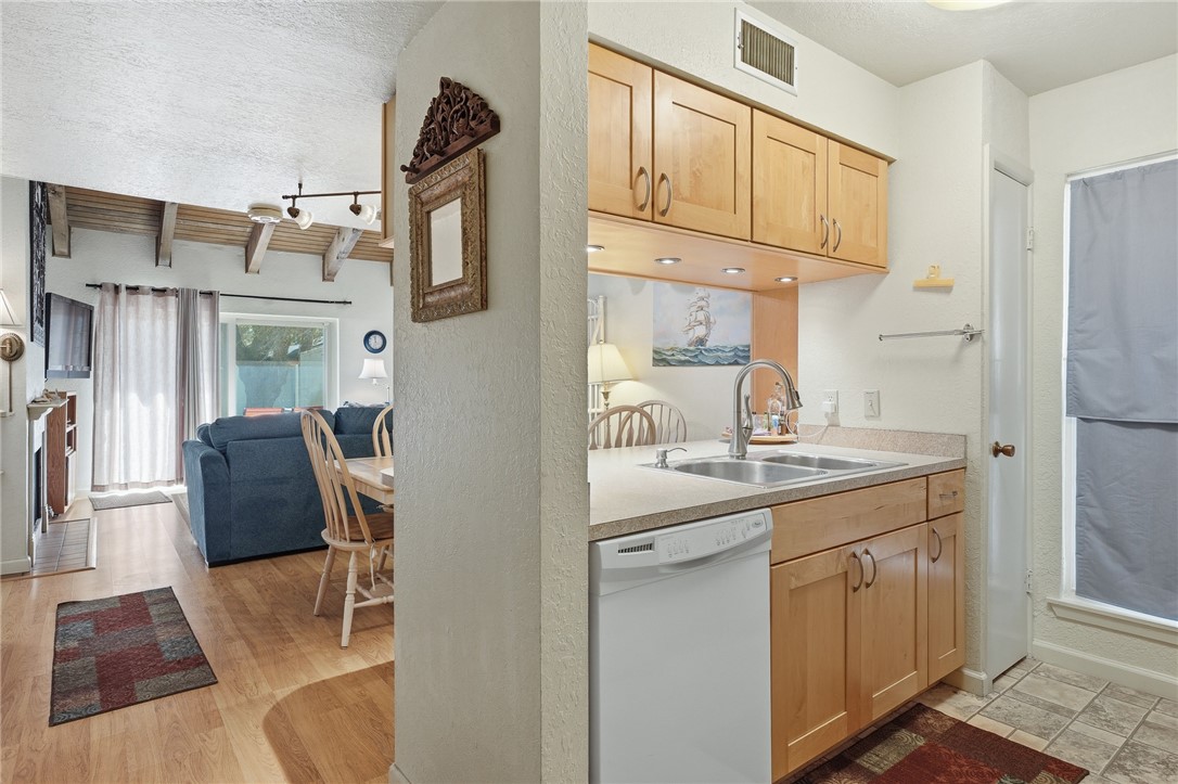 2003 North Fulton Beach Road, Unit 48 Rockport, TX 78382 - Photo 4 of 40 Gallery Image 4