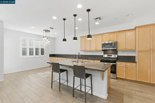 $714,999 | 304 Pacifica Drive, Brentwood, CA 94513