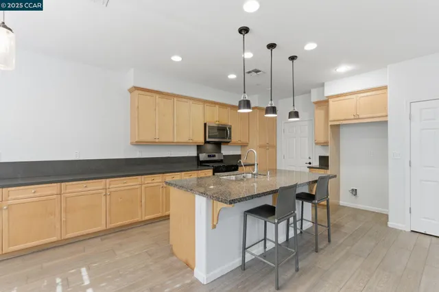 $714,999 | 304 Pacifica Drive, Brentwood, CA 94513