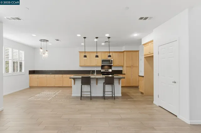 $714,999 | 304 Pacifica Drive, Brentwood, CA 94513