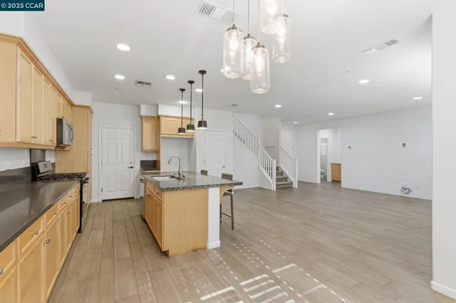 $714,999 | 304 Pacifica Drive, Brentwood, CA 94513