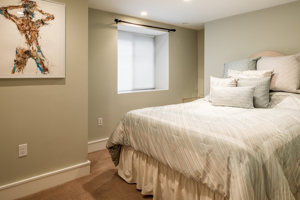 115 Oakley Road, Unit 115 Belmont, MA 02478 - Photo 13 of 20