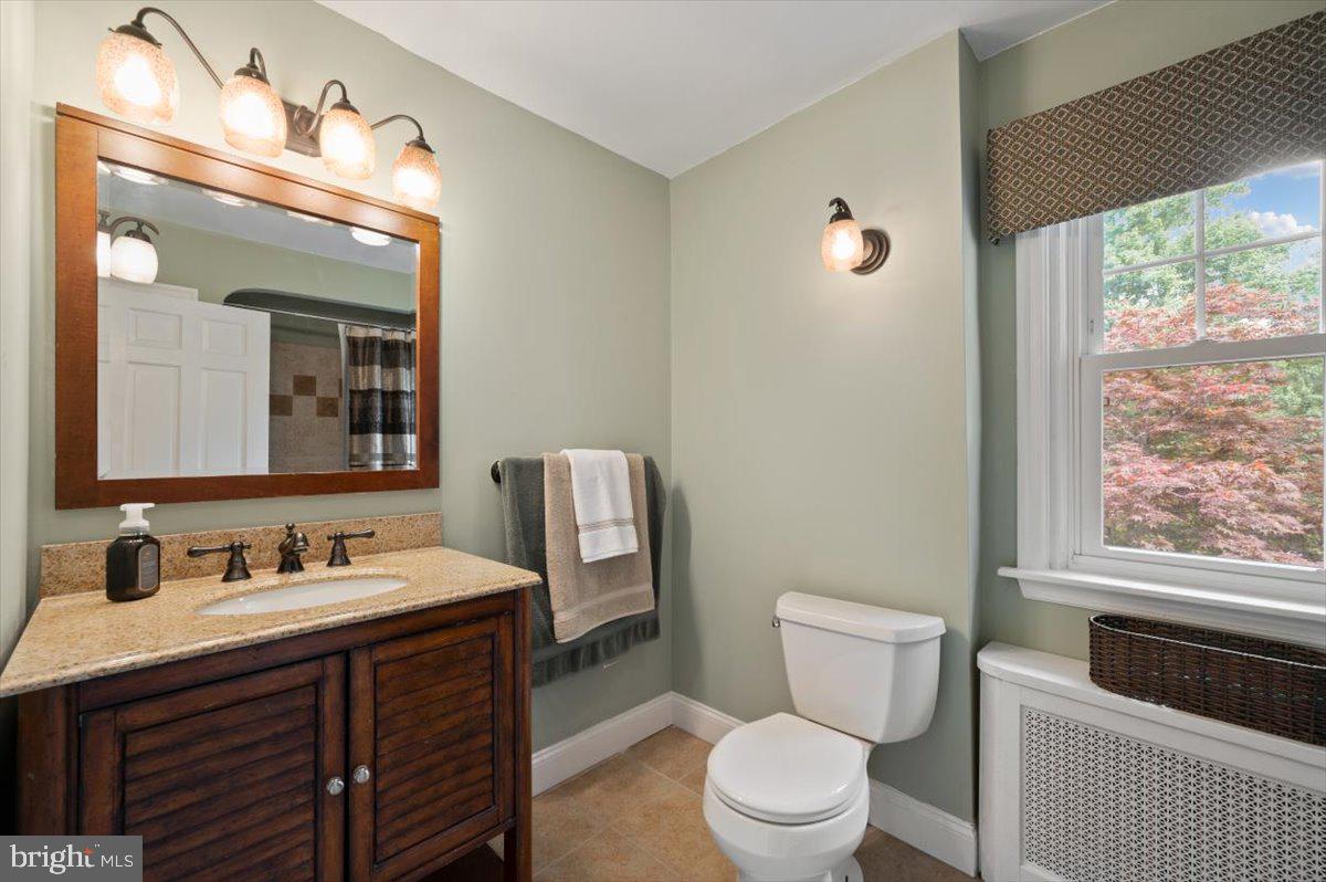 2353 Lower Barness Road Warrington, PA 18976 - Photo 41 of 62 Full hall bath