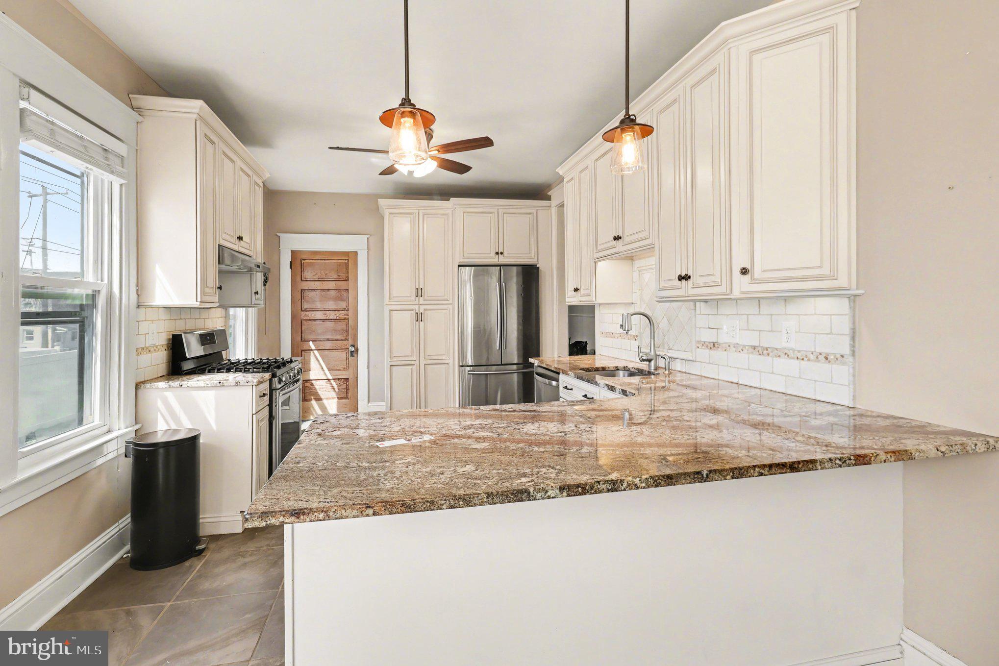 30 West Avon Road Brookhaven, PA 19015 - Photo 11 of 32