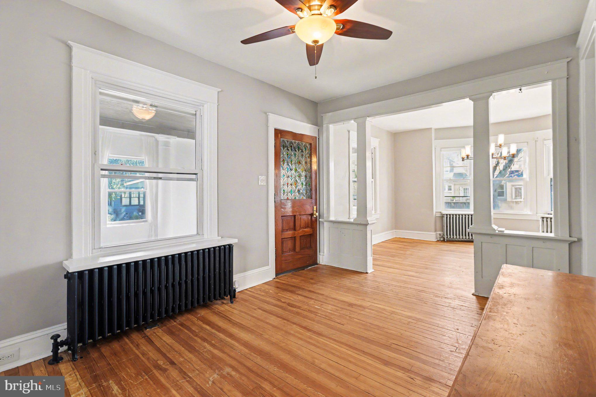 30 West Avon Road Brookhaven, PA 19015 - Photo 4 of 32 Living Area