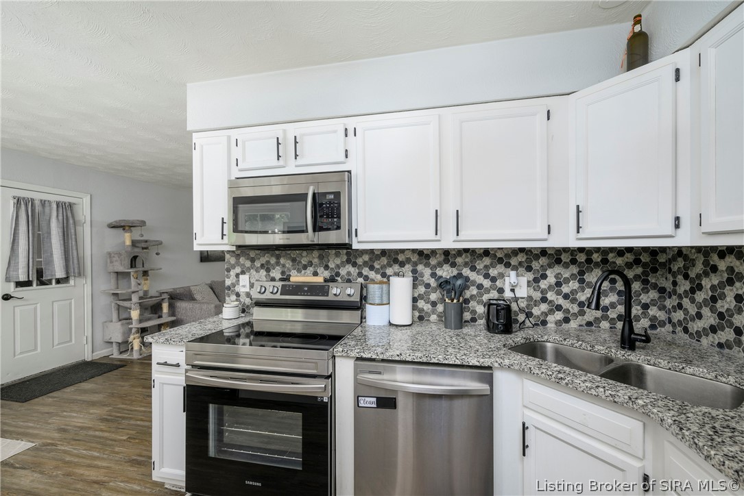 4498 Bethel Road Floyds Knobs, IN 47119 - Photo 9 of 27