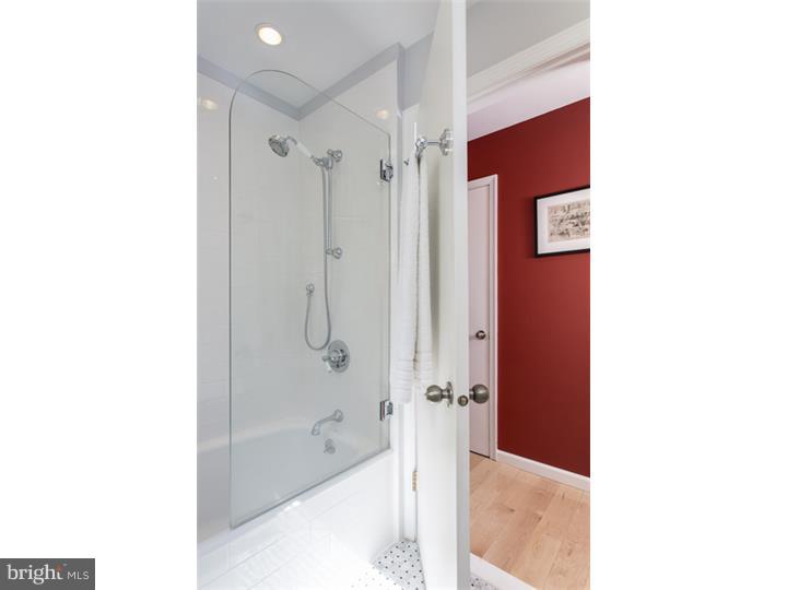 321 Franklin Avenue Princeton, NJ 08540 - Photo 18 of 25 Bathroom