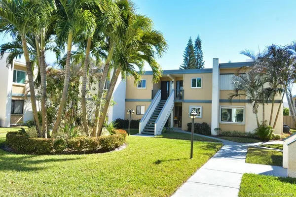 $1,800 | 1550 Northeast 13th Terrace, Unit B16, Jensen Beach, FL 34957