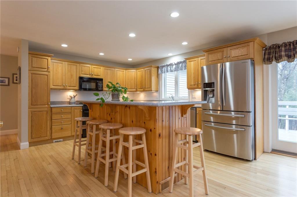 23 Lynch Lane Kittery Point, ME 03905 - Photo 5 of 34 Kitchen