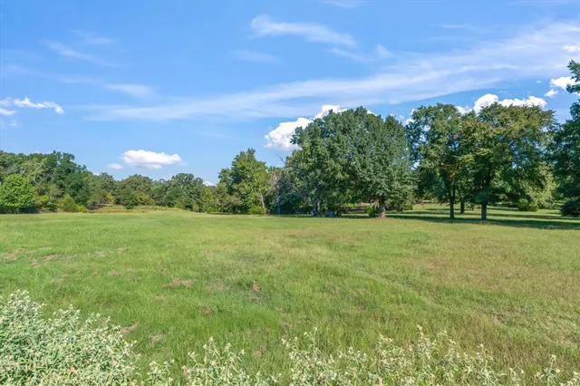 $675,000 | 3900 Southwest Loop 7, Athens, TX 75751