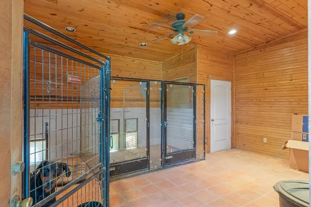 $675,000 | 3900 Southwest Loop 7, Athens, TX 75751