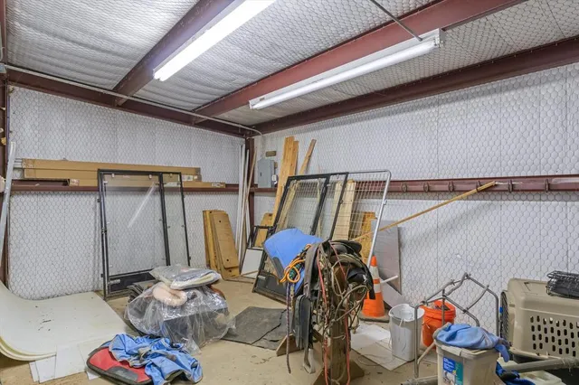 $675,000 | 3900 Southwest Loop 7, Athens, TX 75751