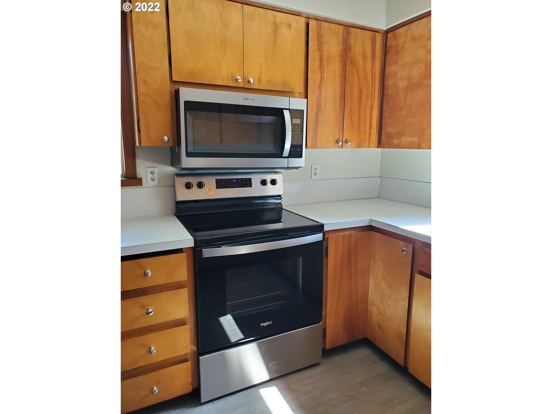 154 West D Street Springfield, OR 97477 - Photo 5 of 12