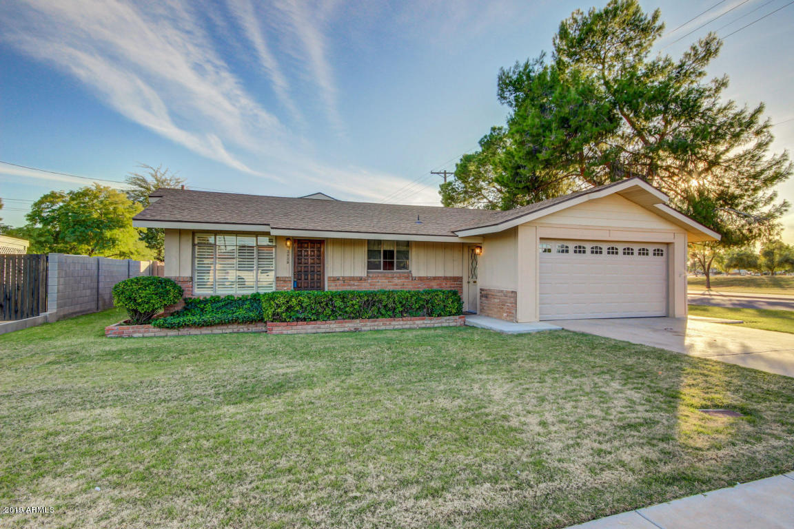 3855 West Lamar Road Phoenix, AZ 85019 - Photo 1 of 17 Front