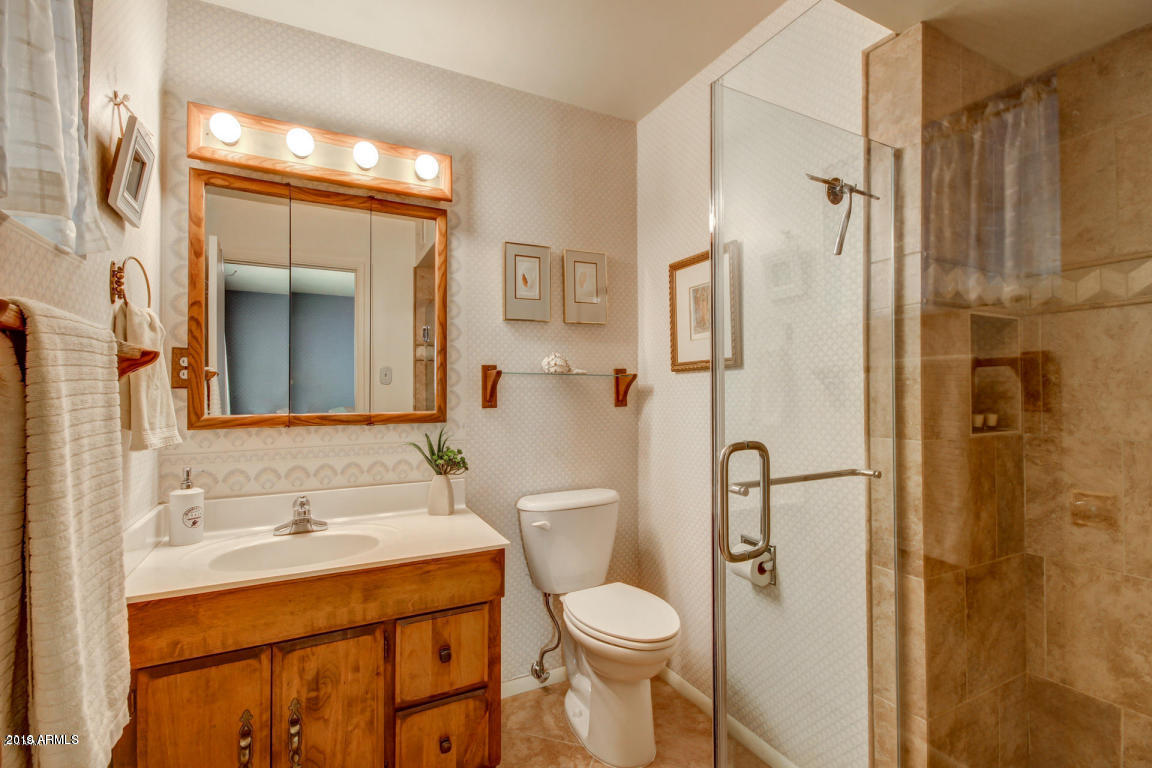 3855 West Lamar Road Phoenix, AZ 85019 - Photo 10 of 17 Master Bathroom