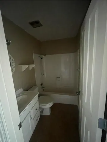 $179,500 | 100 Harbor Drive, Unit 102A, Runaway Bay, TX 76426