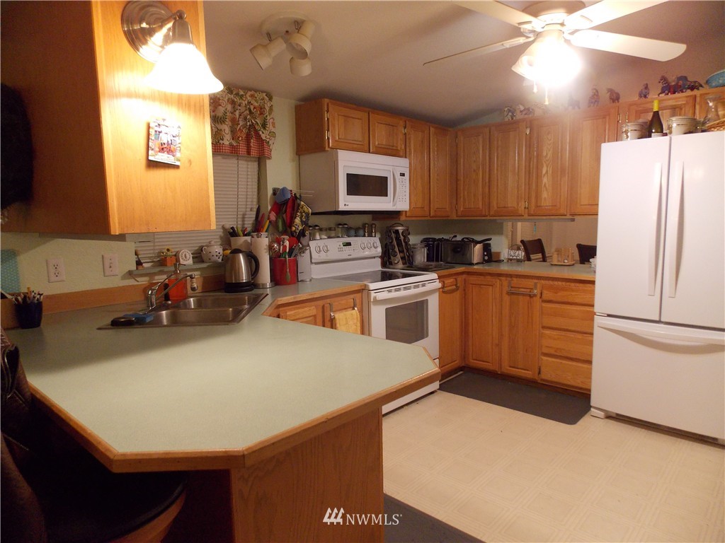 19120 Melon Street Southwest Rochester, WA 98579 - Photo 4 of 14