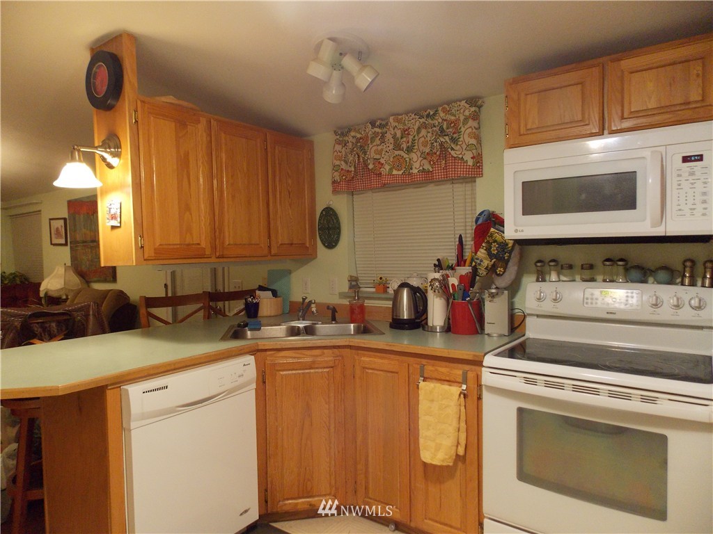 19120 Melon Street Southwest Rochester, WA 98579 - Photo 5 of 14
