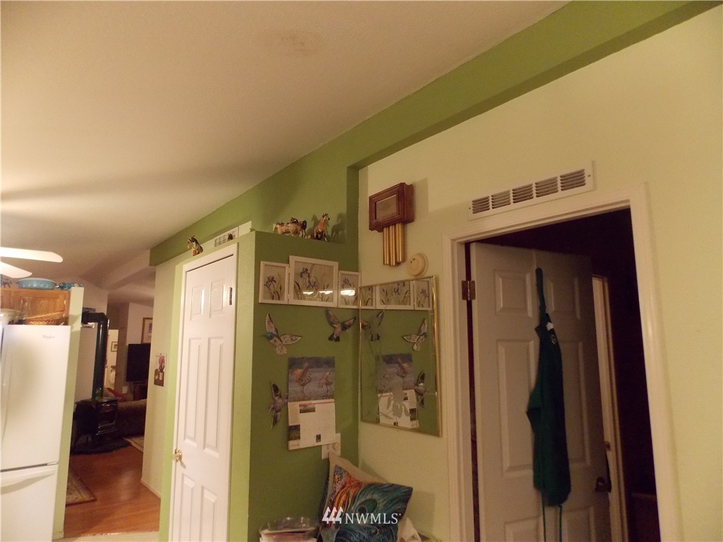19120 Melon Street Southwest Rochester, WA 98579 - Photo 6 of 14