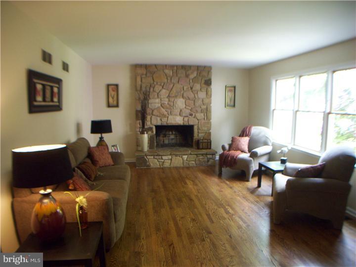 62 Raphael Road Hockessin, DE 19707 - Photo 9 of 24 Family Room