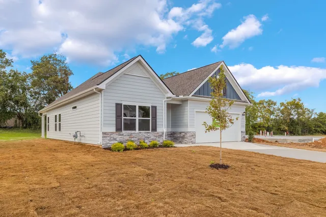 $394,990 | 569 Nightengale Ridge Drive, Columbia, TN 38401