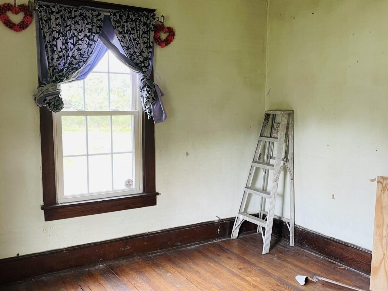 4036 Dungannon Road Coeburn, VA 24230 - Photo 21 of 25 Bed 2