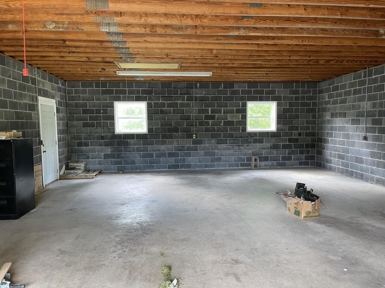 4036 Dungannon Road Coeburn, VA 24230 - Photo 7 of 25 Garage 2