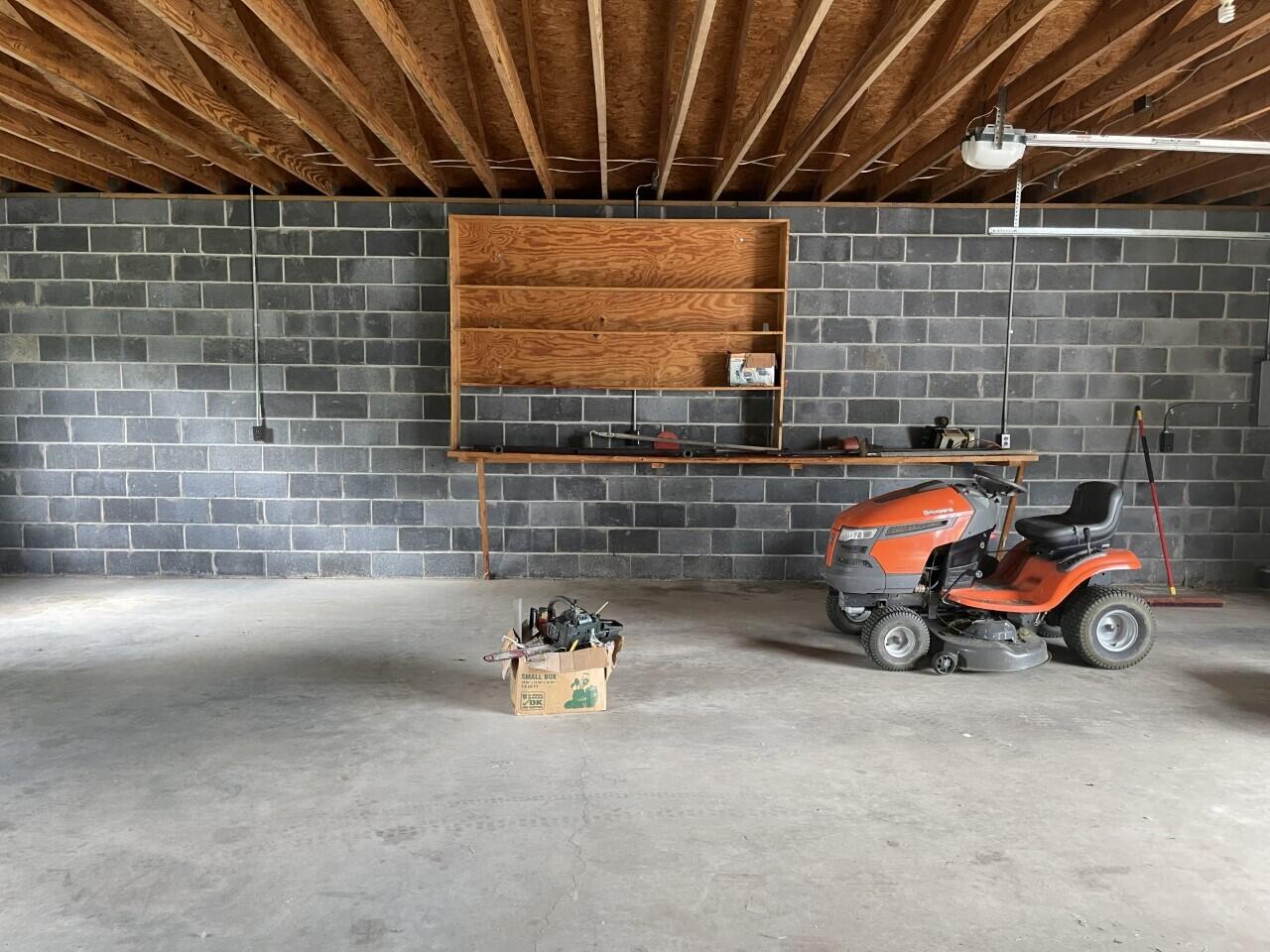4036 Dungannon Road Coeburn, VA 24230 - Photo 8 of 25 Garage 3