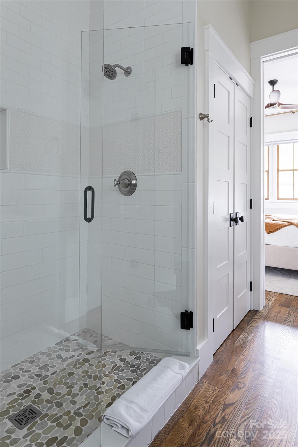 23 ( 1) Lodestone Drive, Unit 412 Sylva, NC 28779 - Photo 13 of 35 a view of bathroom