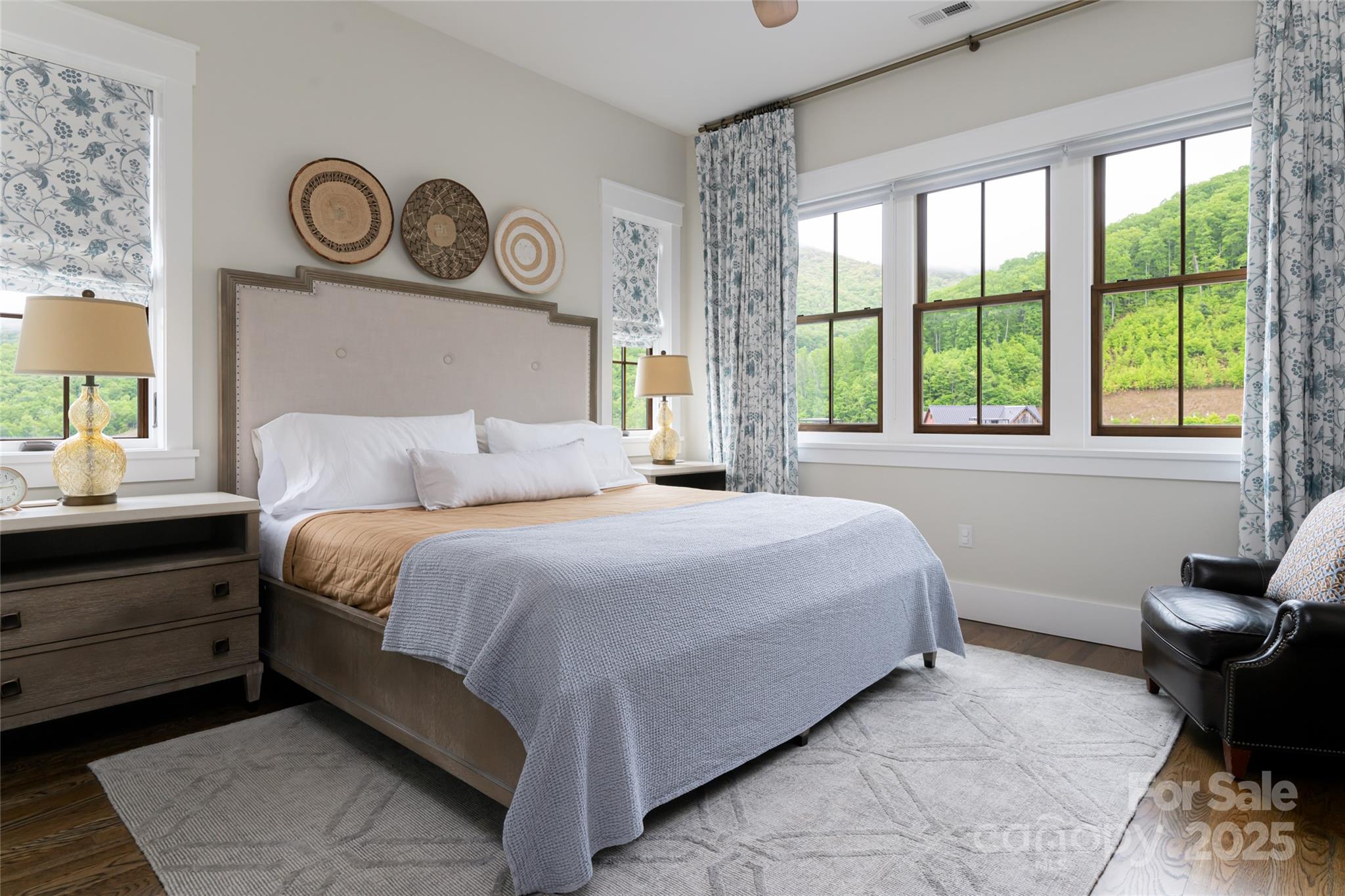 23 ( 1) Lodestone Drive, Unit 412 Sylva, NC 28779 - Photo 14 of 35 a bedroom with a bed and a window