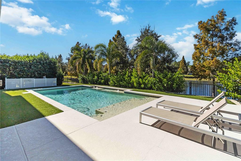 1004 Vinsetta Circle Winter Garden, FL 34787 - Photo 50 of 64 a view of a backyard