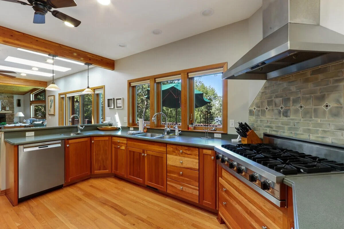 N7487 East Lakeshore Drive Whitewater, WI 53190 - Photo 6 of 23 5