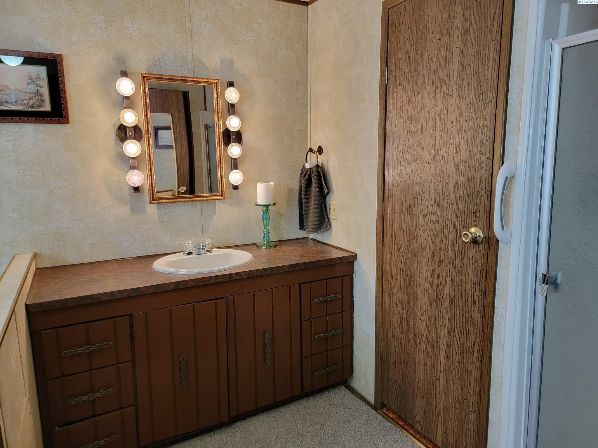 1100 South Euclid Road, Unit 4 Grandview, WA 98930 - Photo 14 of 26 Gallery Image 14