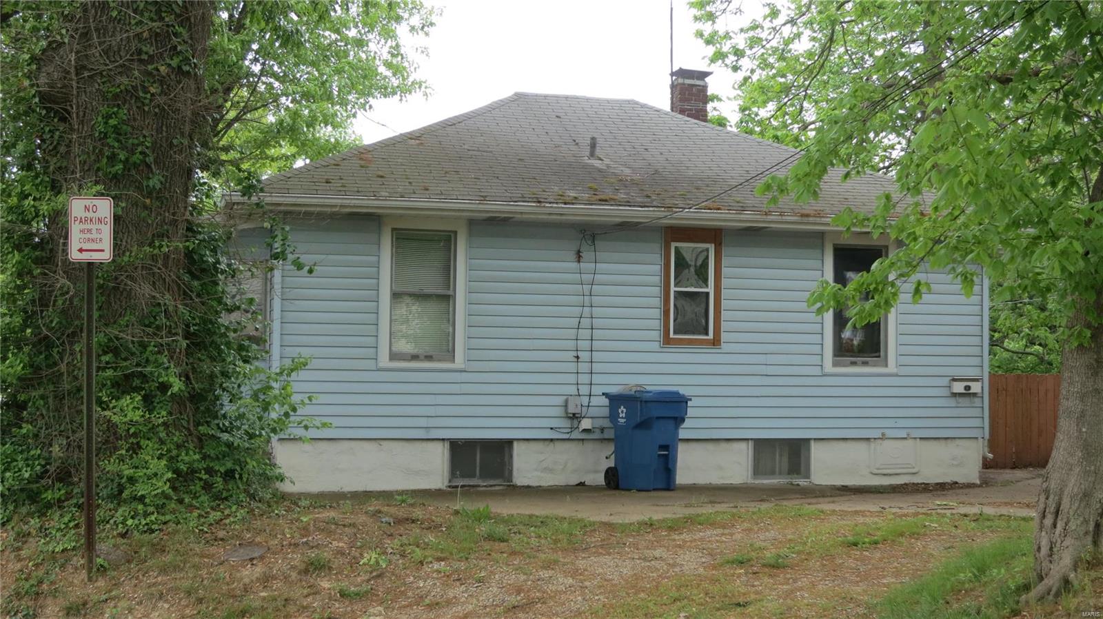 1411 Milton Road Alton, IL 62002 - Photo 3 of 19 Gallery Image 3