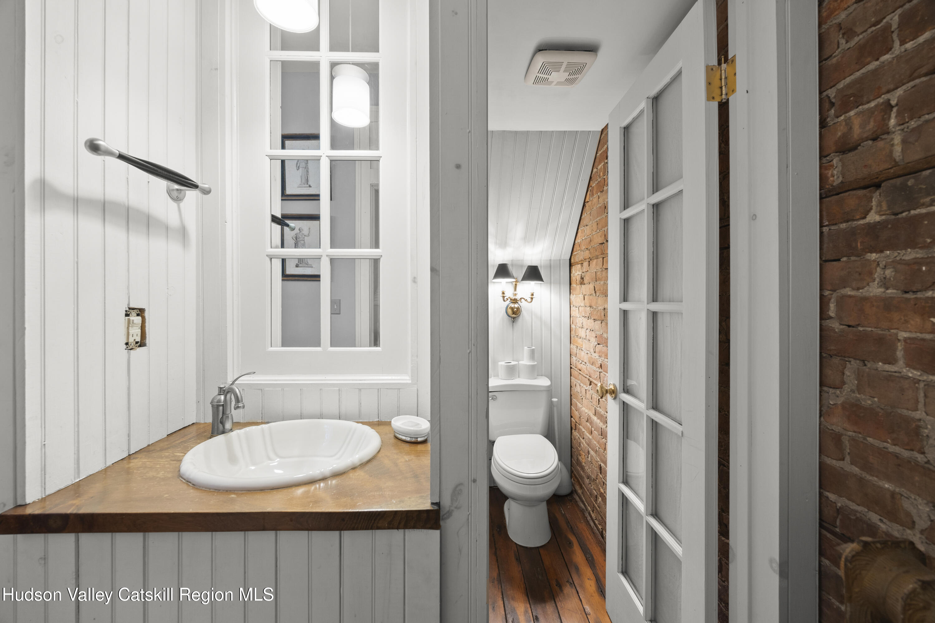 362 Warren Street Hudson, NY 12534 - Photo 6 of 33 7Y3A4050