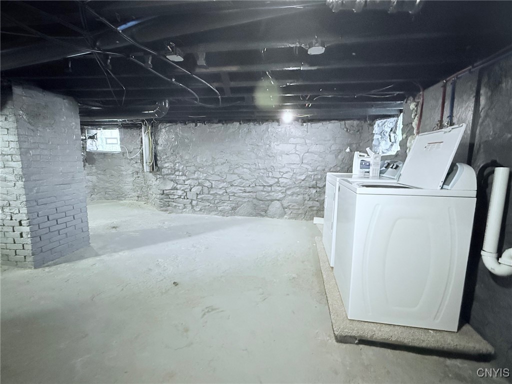 390 Hayward Avenue Rochester, NY 14609 - Photo 22 of 26