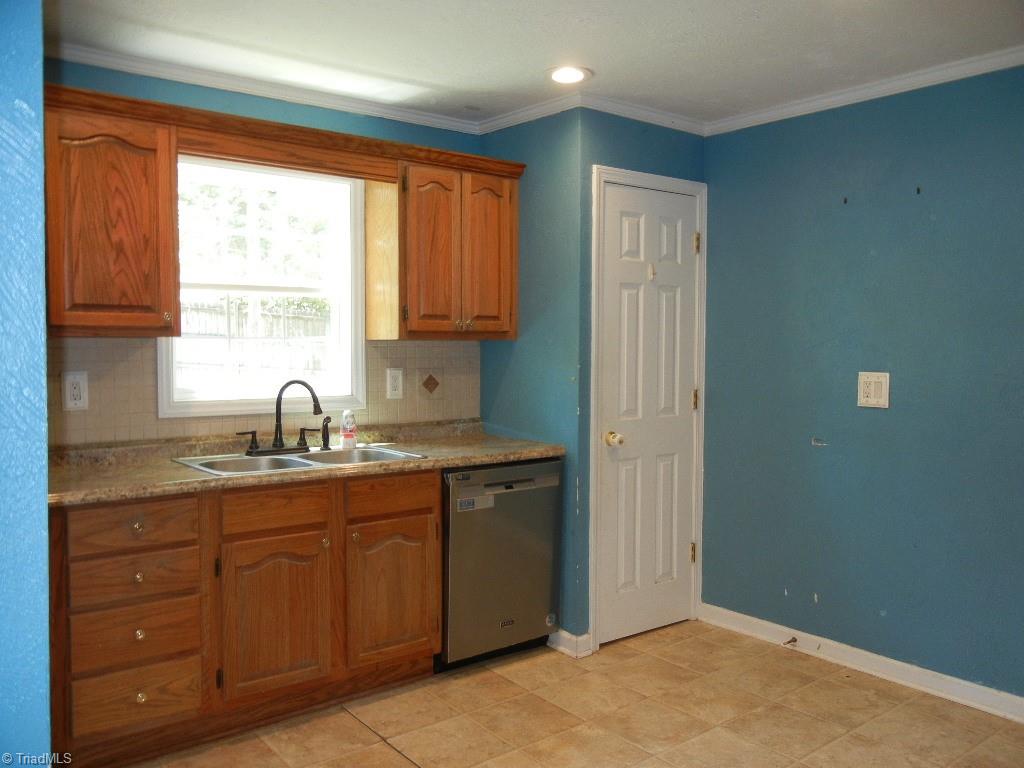 408 Bailey Road Madison, NC 27025 - Photo 7 of 16