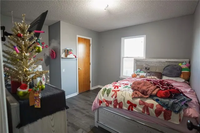 $375,000 | 1604 Southeast 11th Street, Lee's Summit, MO 64081