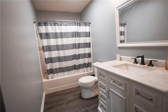 $375,000 | 1604 Southeast 11th Street, Lee's Summit, MO 64081