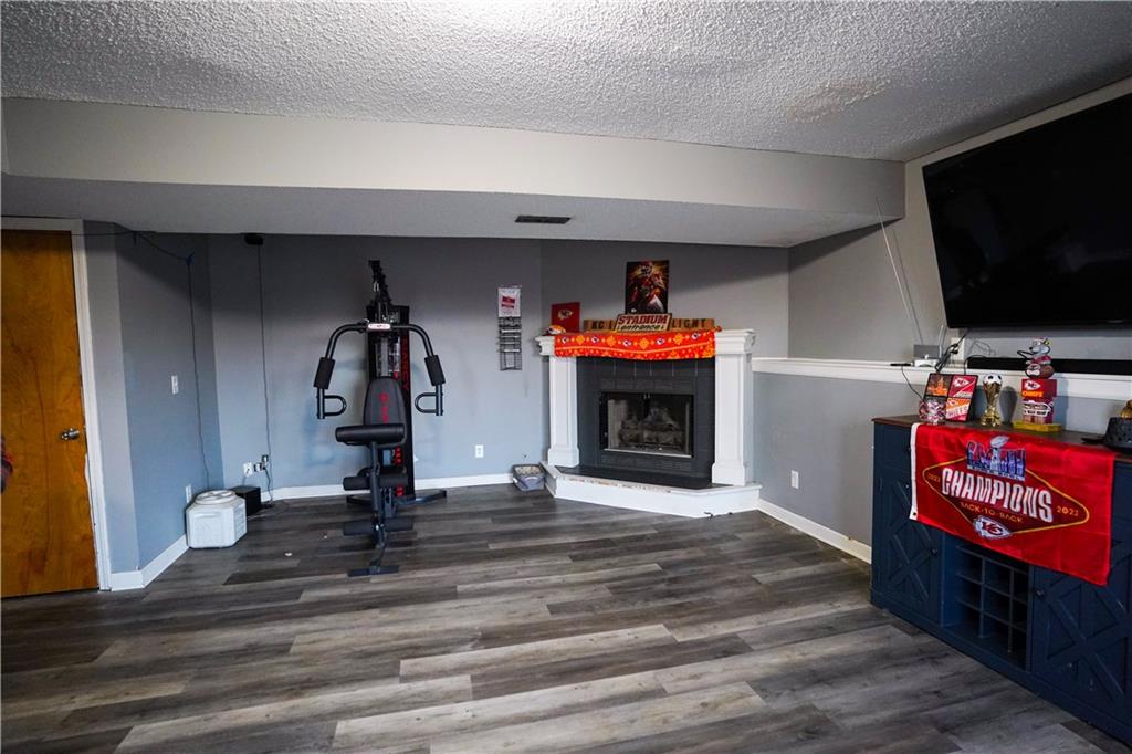 1604 Southeast 11th Street Lee's Summit, MO 64081 - Photo 23 of 32