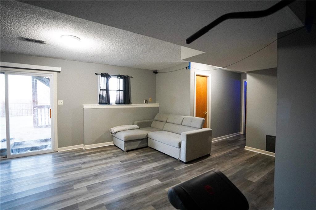 1604 Southeast 11th Street Lee's Summit, MO 64081 - Photo 25 of 32