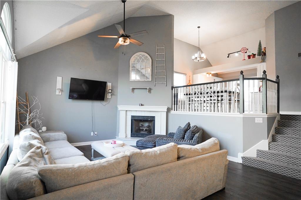 1604 Southeast 11th Street Lee's Summit, MO 64081 - Photo 4 of 32