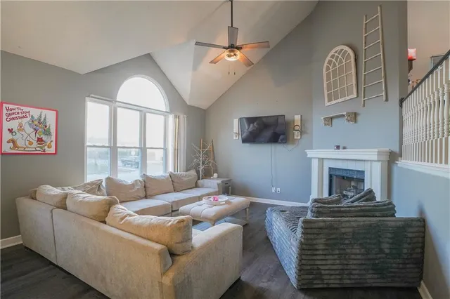 $375,000 | 1604 Southeast 11th Street, Lee's Summit, MO 64081