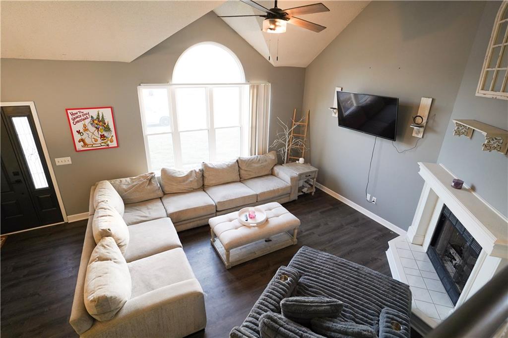 1604 Southeast 11th Street Lee's Summit, MO 64081 - Photo 7 of 32