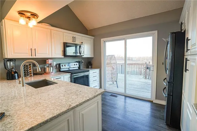 $375,000 | 1604 Southeast 11th Street, Lee's Summit, MO 64081