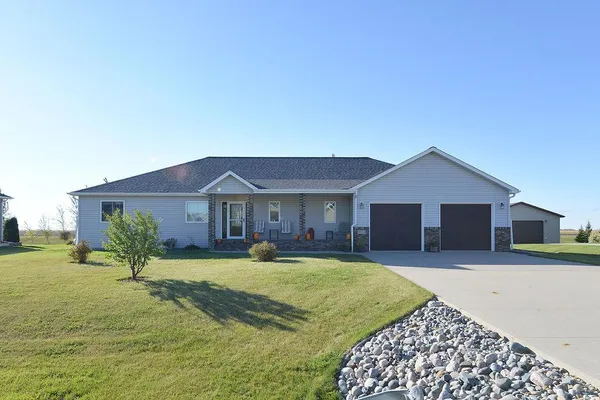 $575,000 | 1024 Sugar Drive, Argusville, ND 58005