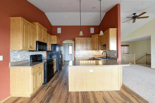 $575,000 | 1024 Sugar Drive, Argusville, ND 58005