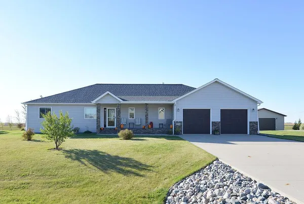 $575,000 | 1024 Sugar Drive, Argusville, ND 58005