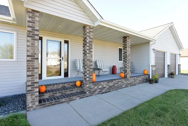 $575,000 | 1024 Sugar Drive, Argusville, ND 58005