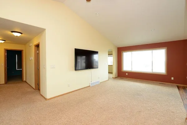 $575,000 | 1024 Sugar Drive, Argusville, ND 58005